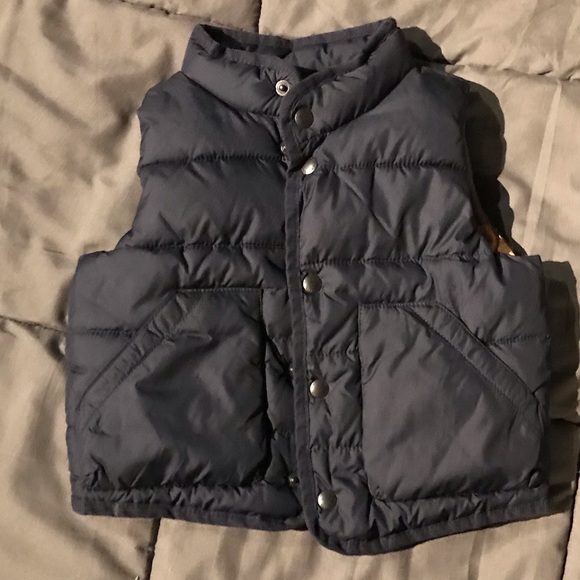 gap men's vests